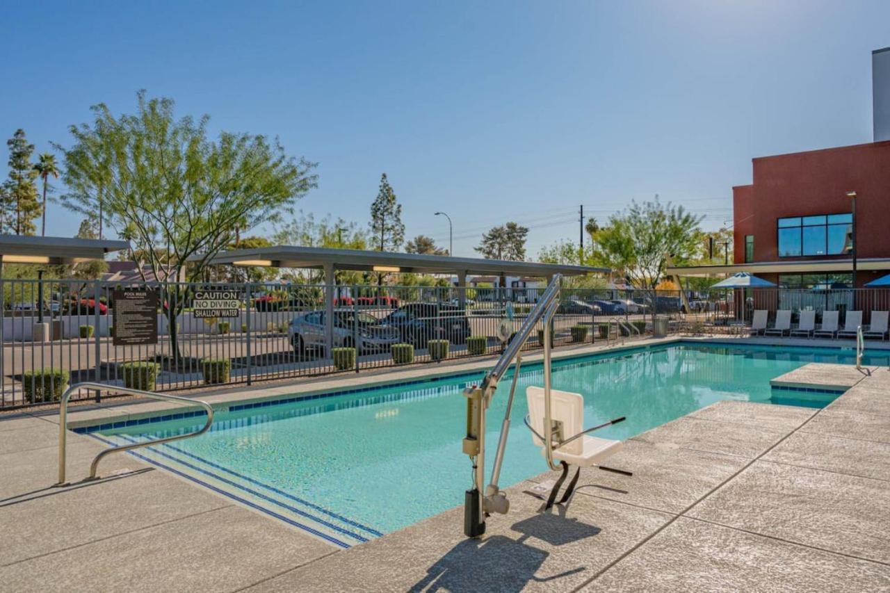 Posh 2Bd - Gym, Pool, Parking, W-D - Sleeps 8 Apartment Tempe Luaran gambar